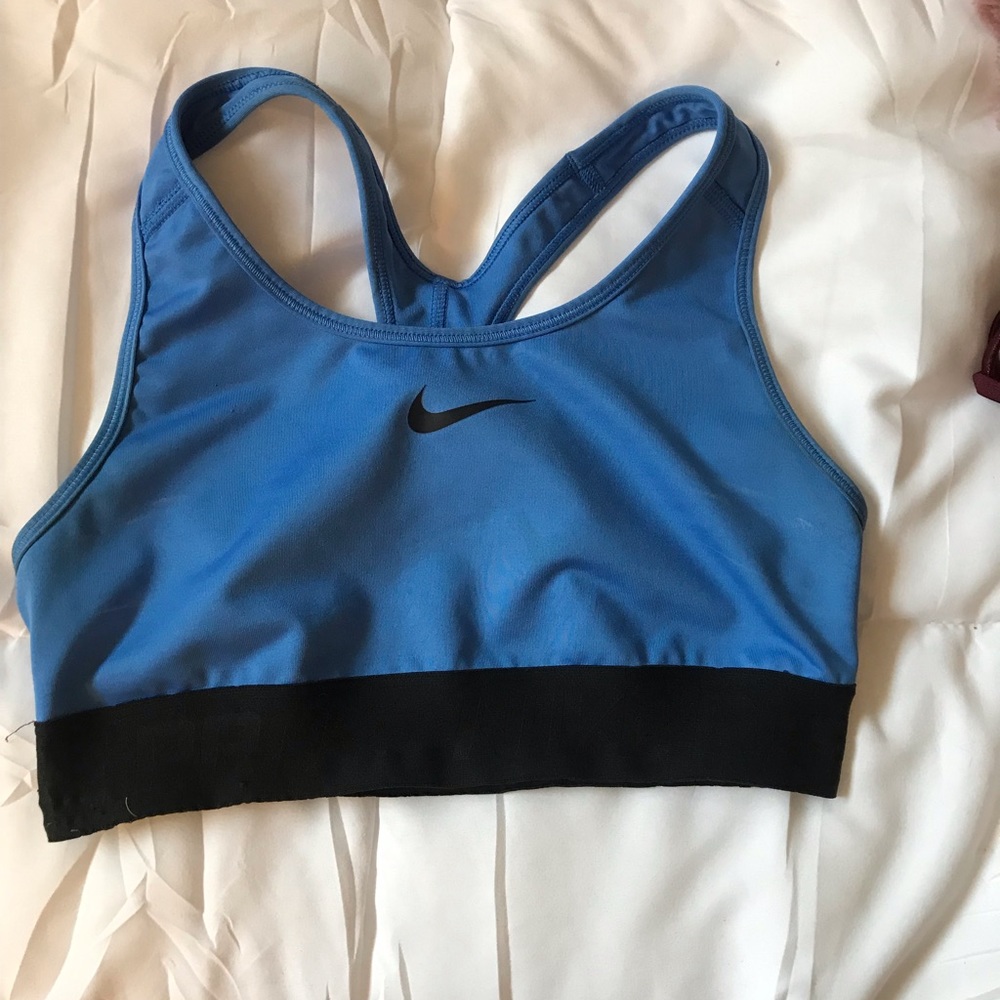 sports bra